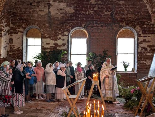 В селе Кильдеево после 90 лет забвения возобновились службы в старинном храме