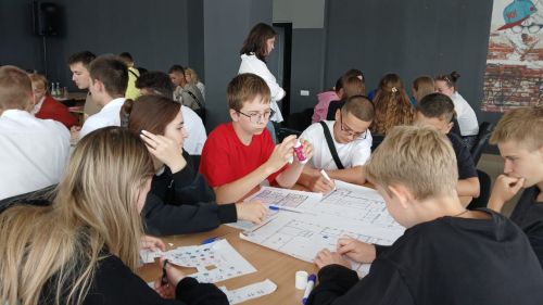 В Верхнем Услоне прошли общественные слушания по обновлению «молодежки»