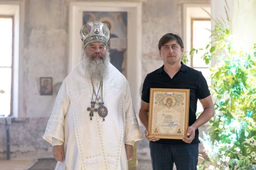 Митрополит Кирилл совершил богослужение в старинном храме Тихого Плёса
