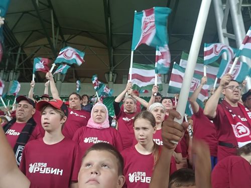 Футбольные болельщики из Верхнего Услона поддержали команду в Грозном