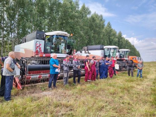 Глава Верхнеуслонского района обсудил с аграриями подготовку к уборочной