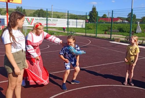 Макылда халык мәдәнияте белән таныштылар
