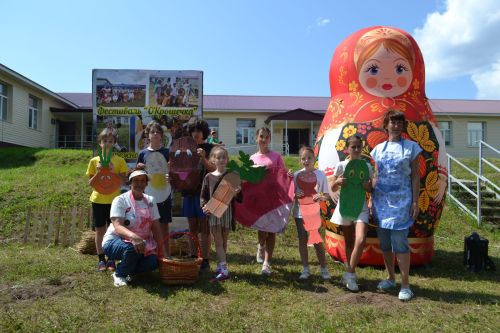 Надо корни возрождать: В Набережных Морквашах прошел фестиваль окрошки