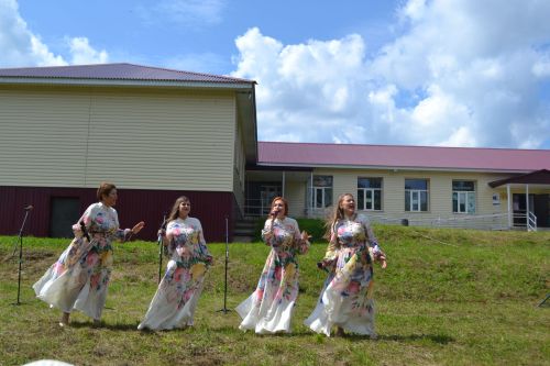 Надо корни возрождать: В Набережных Морквашах прошел фестиваль окрошки