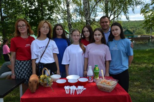 Надо корни возрождать: В Набережных Морквашах прошел фестиваль окрошки