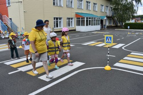 Безопасная дорога в детский сад: как «Березка» учит ПДД