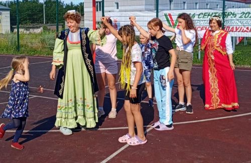 Макылда халык мәдәнияте белән таныштылар