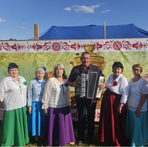 В Шеланге прошел фестиваль в честь русского самовара
