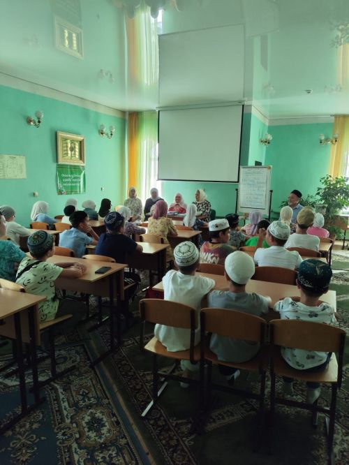 Югары Ослан мәчетендә балалар белемнәрен баеттылар