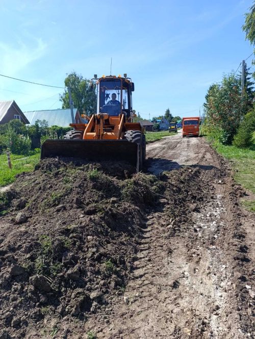 В Нижнем Услоне обновляют дороги по программе самообложения