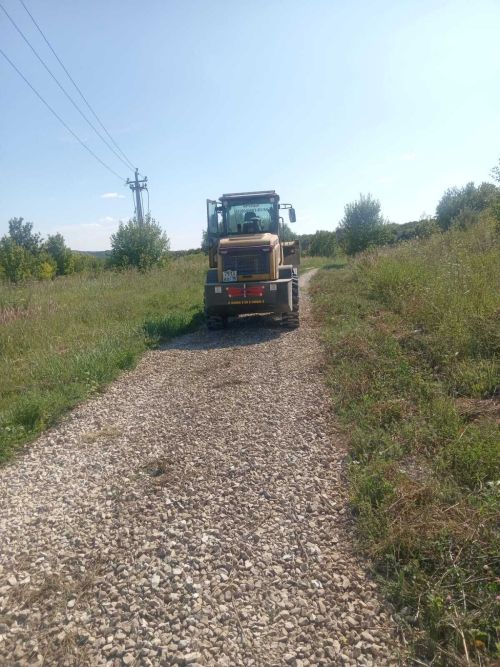 В Нижнем Услоне обновляют дороги по программе самообложения