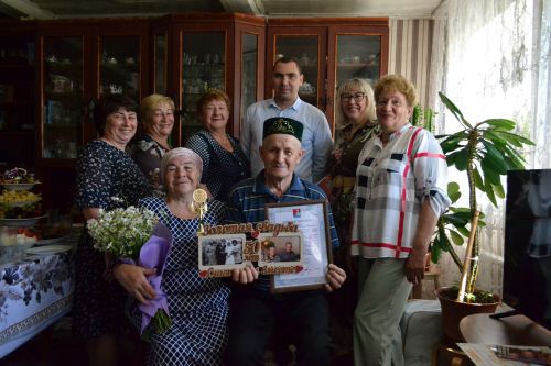 Супругов Миннибаевых из Макулова поздравили с золотой свадьбой