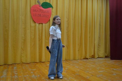 Майдан: в ненастье - под крышей, а праздник - в сердцах