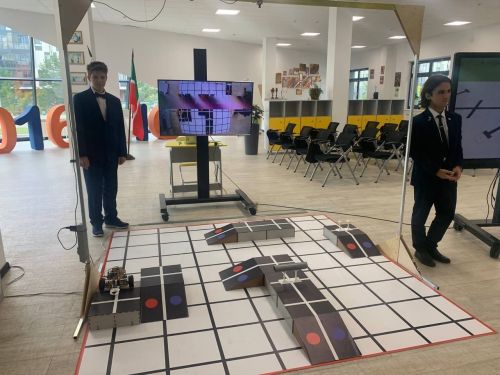 Раис РТ вручил сертификат на школьный автобус школе Верхнеуслонского района