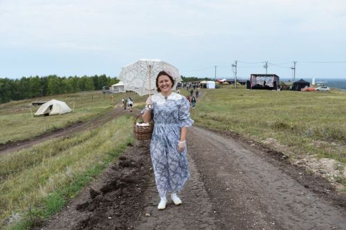 Машина времени в Верхнем Услоне: первый день фестиваля «Соколка-2025»
