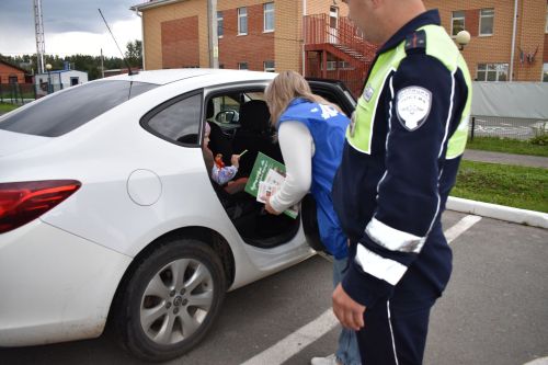 В Верхнем Услоне проверили правила перевозки детей в автомобилях