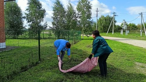Субботник прошел у Кильдеевского сельского Дома культуры