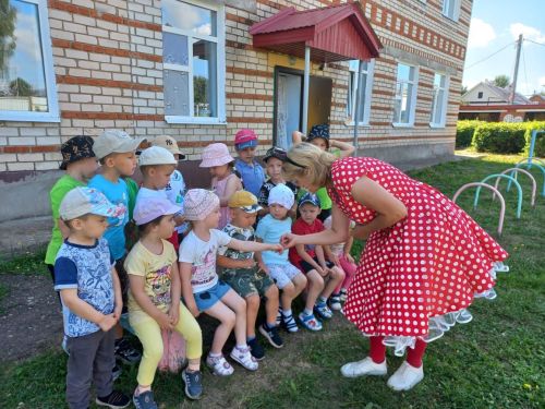 Макылда Минни Маус белән бергә Дуслык көнен бәйрәм иттеләр