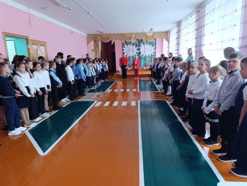 Мәктәп балалары игелек ярминкәсендә катнаштылар