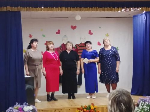 Мәмәтхуҗада Өлкәннәр көнен бәйрәм концерты белән билгеләп үттеләр