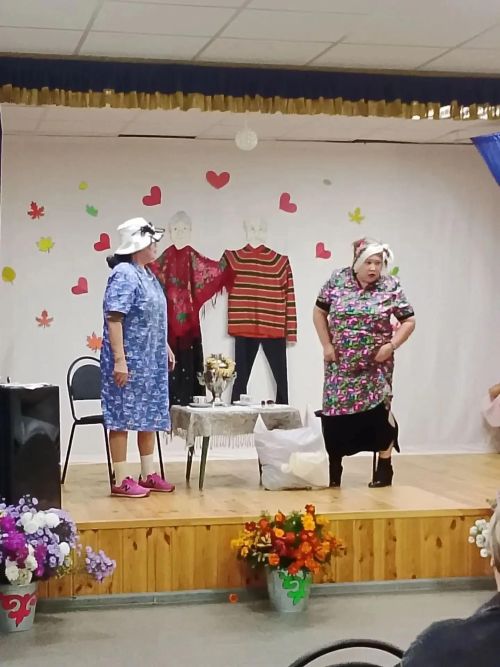 Мәмәтхуҗада Өлкәннәр көнен бәйрәм концерты белән билгеләп үттеләр