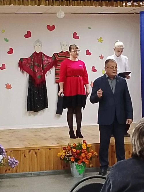 Мәмәтхуҗада Өлкәннәр көнен бәйрәм концерты белән билгеләп үттеләр