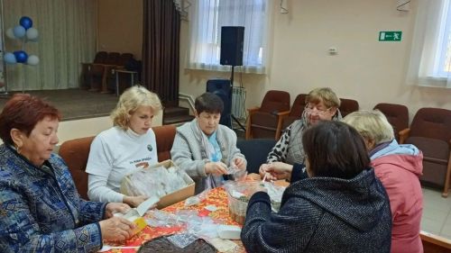 В Макулове приготовили чайные наборы для участников СВО