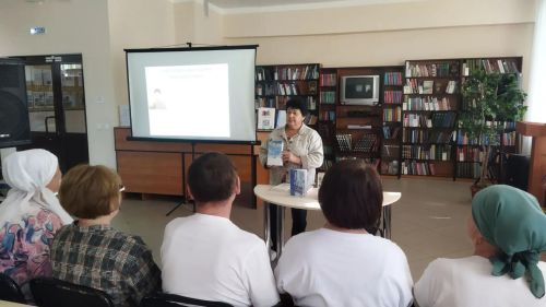 Район үзәк китапханәсендә күңелгә ятышлы сөйләшү  үткәрделәр