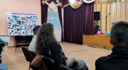 Кильдеевский СДК провел концерт, выставку и дискуссию ко Дню отца