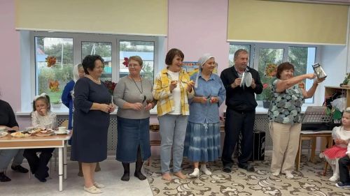 Дети из «Березки» устроили праздник старшему поколению