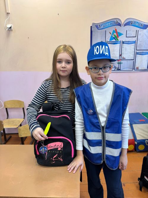 Юные инспекторы движения провели акцию «Засветись!» в школах района