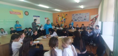 Юные инспекторы движения провели акцию «Засветись!» в школах района