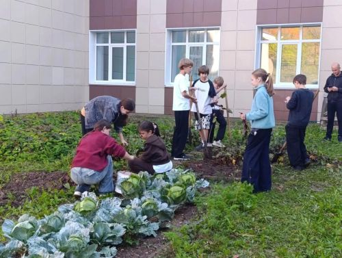 Югары Ослан мәктәбендә экологик тәрбия айлыгы уза