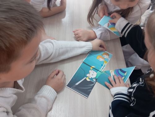 Балалар китапханәсендә интернетсыз көнне билгеләп үттеләр