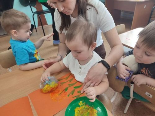 “Салават күпере” балалары чәчәкләр аланы иҗат иттеләр