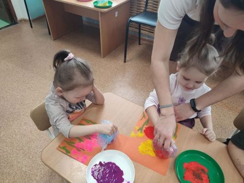 “Салават күпере” балалары чәчәкләр аланы иҗат иттеләр
