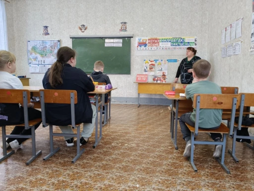 Шеланга укучылары янгын сүндергеч белән таныштылар