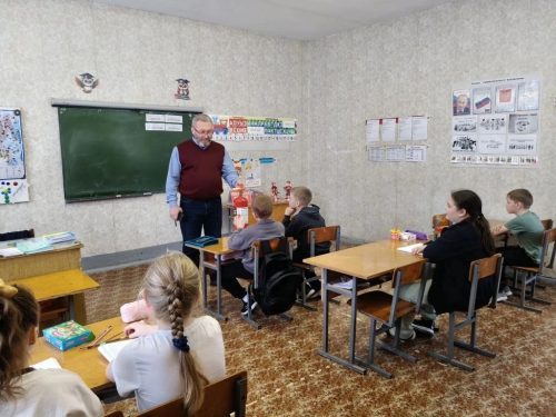 Шеланга укучылары янгын сүндергеч белән таныштылар