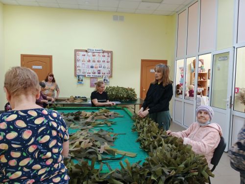 95-летняя труженица тыла рассказала волонтерам в Печищах о войне