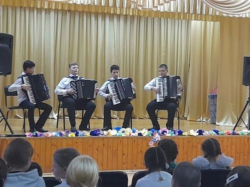 Верхнеуслонские музыканты дали концерт в честь Крымской весны