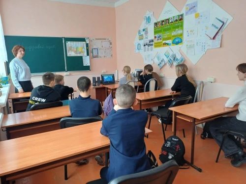 Школьникам в Тат.Бурнашеве рассказали о кибергигиене на «Разговорах о важном»