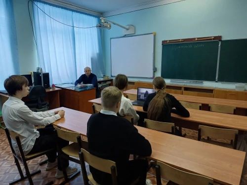 Школьникам в Тат.Бурнашеве рассказали о кибергигиене на «Разговорах о важном»