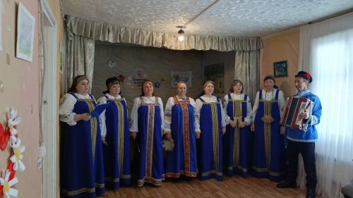 Коллектив «Надежда» подарил жителям Уланово праздничный «Февромарт»