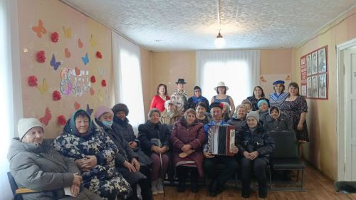 Коллектив «Надежда» подарил жителям Уланово праздничный «Февромарт»