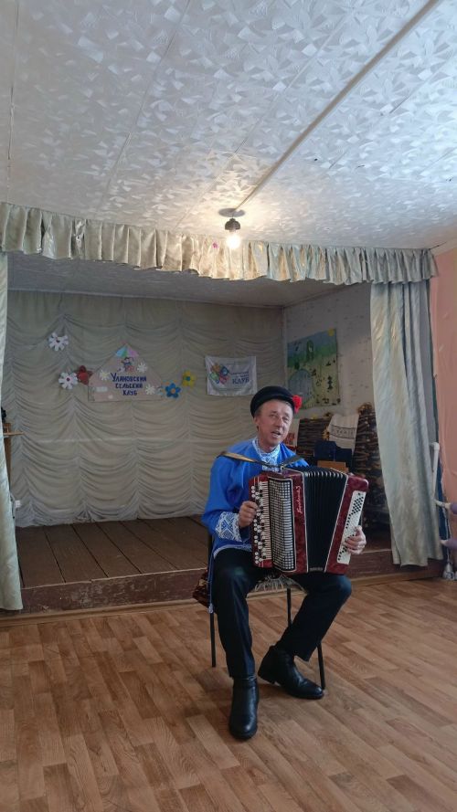 Коллектив «Надежда» подарил жителям Уланово праздничный «Февромарт»