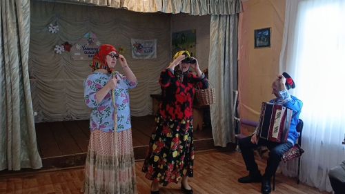 Коллектив «Надежда» подарил жителям Уланово праздничный «Февромарт»