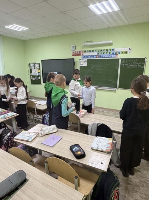 Юные зоозащитники из Верхнеуслонской гимназии раздали листовки о помощи животным