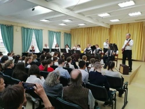 Ансамбль педагогов Верхнеуслонской ДШИ покорил Чувашию