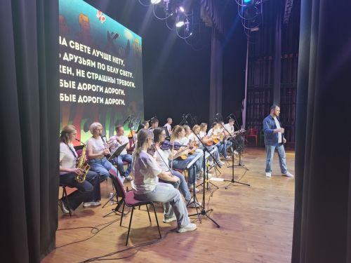Виртуозы из Верхнего Услона сыграли с оркестром легендарного дирижёра Татарстана