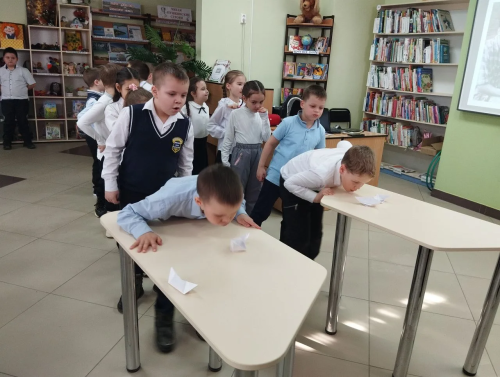 Балалар китапханәсе укучылары диңгез маҗаралары дөньясын ачтылар